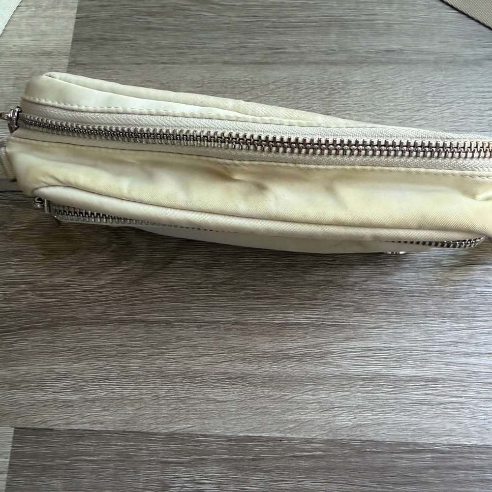 Lululemon everywhere crossbody crossbody bag - Picture 7 of 10